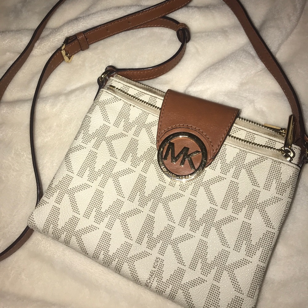 MK white purse